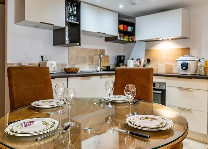 La Maisonnette - Hypercentre - Movie Theater *